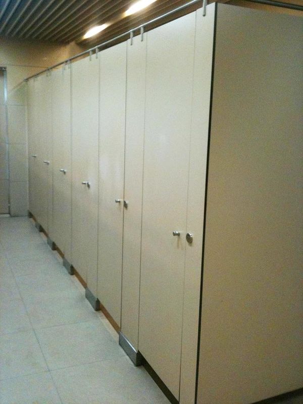 Wodoodporny 25 mm panel przegrody toaletowej aluminiowy rdzeń o strukturze plastra miodu do drzwi